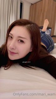 大圈外圍美女，20歲身材滿分腰細胸大，埋頭深喉插嘴，拉著雙手後入猛頂，操的水聲嘩嘩嗯嗯叫，搞得妹子癱軟了…